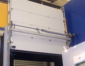 智能工業(yè)門 工業(yè)提升門、門板與配件的集成創(chuàng)新